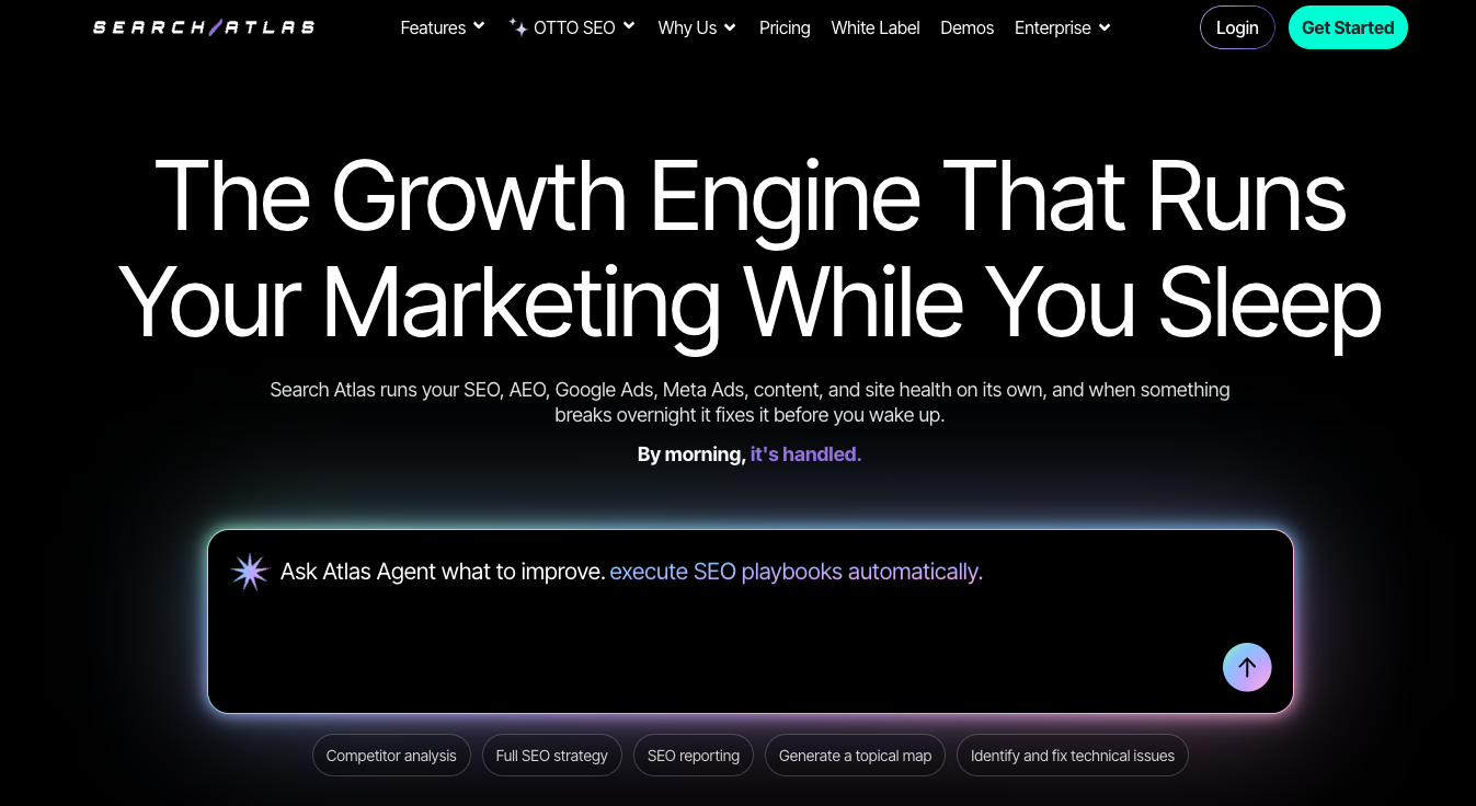 Die Startseite von Search Atlas wirbt für ihren Wachstumsmotor, der SEO, AEO und Anzeigen automatisch abwickelt